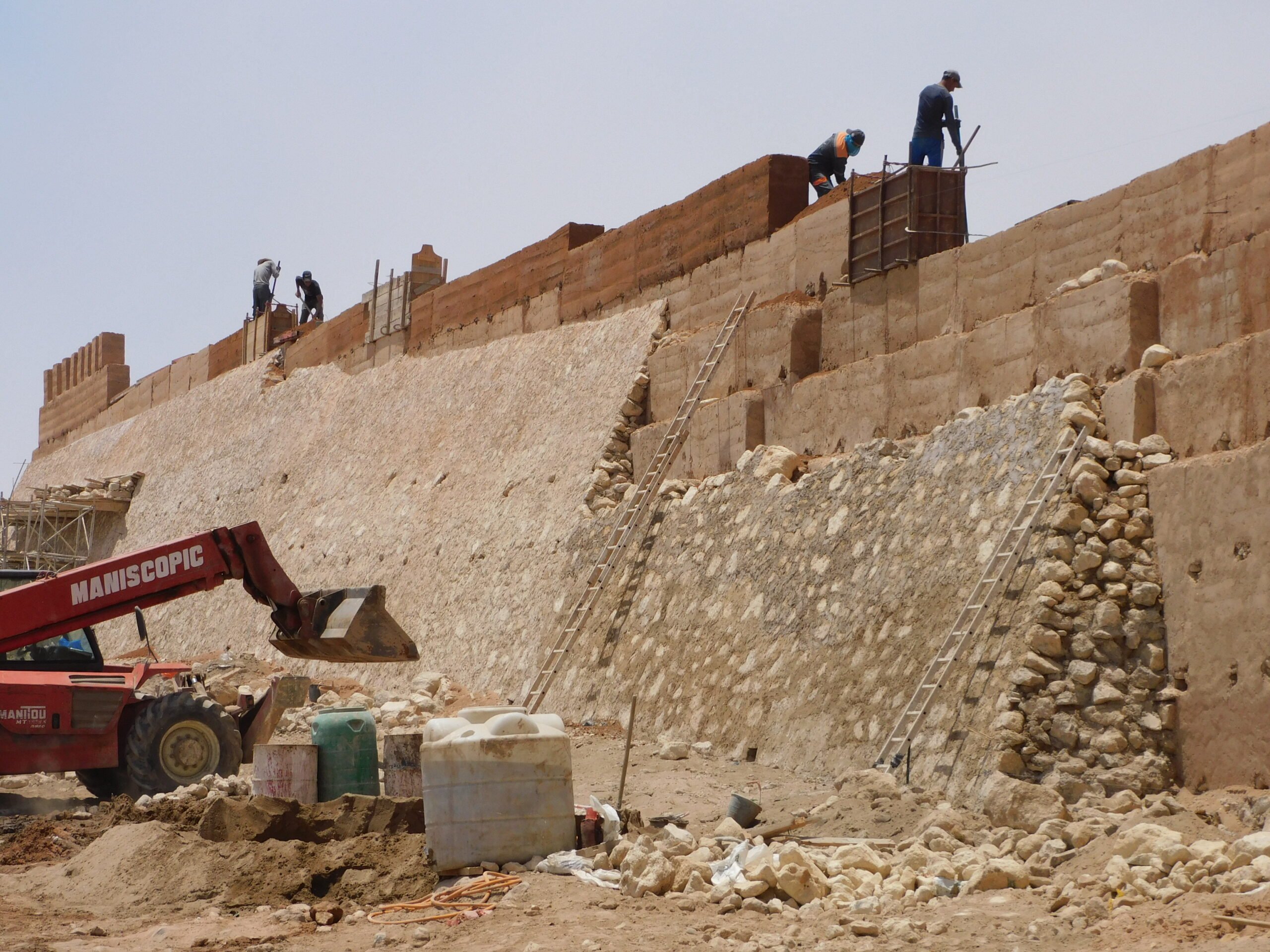 Construction of Adobe Reconstruction and restoration of the Kasbah of Agadir Oufla, Agadir, Morroco. Courtesy Salima Naji